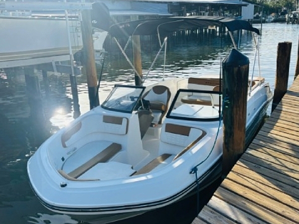Are St. Pete Boat Rides Good for Families with Kids?